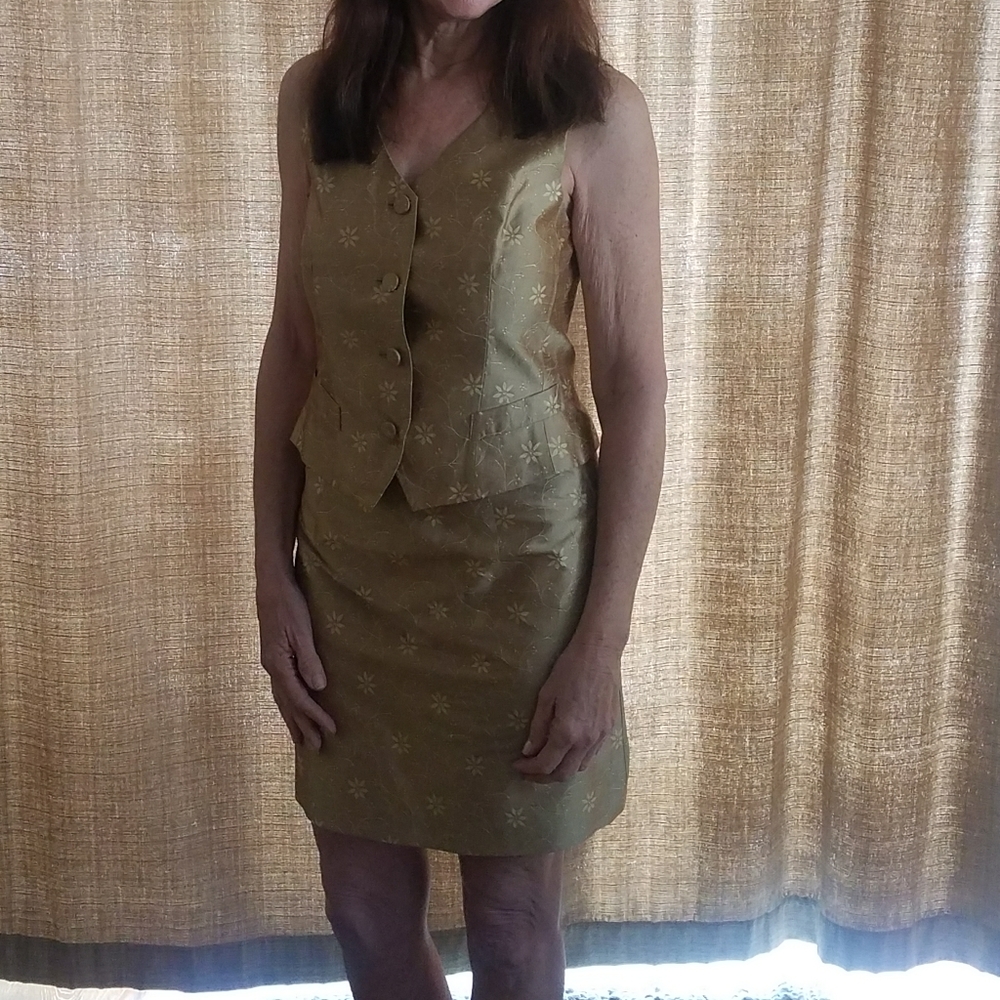 Women's suit